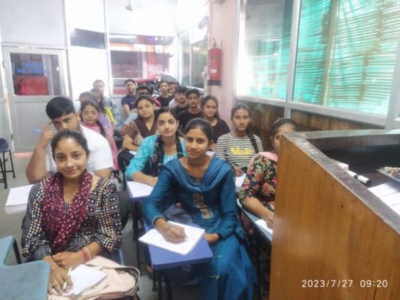 Computer Lab Image 3