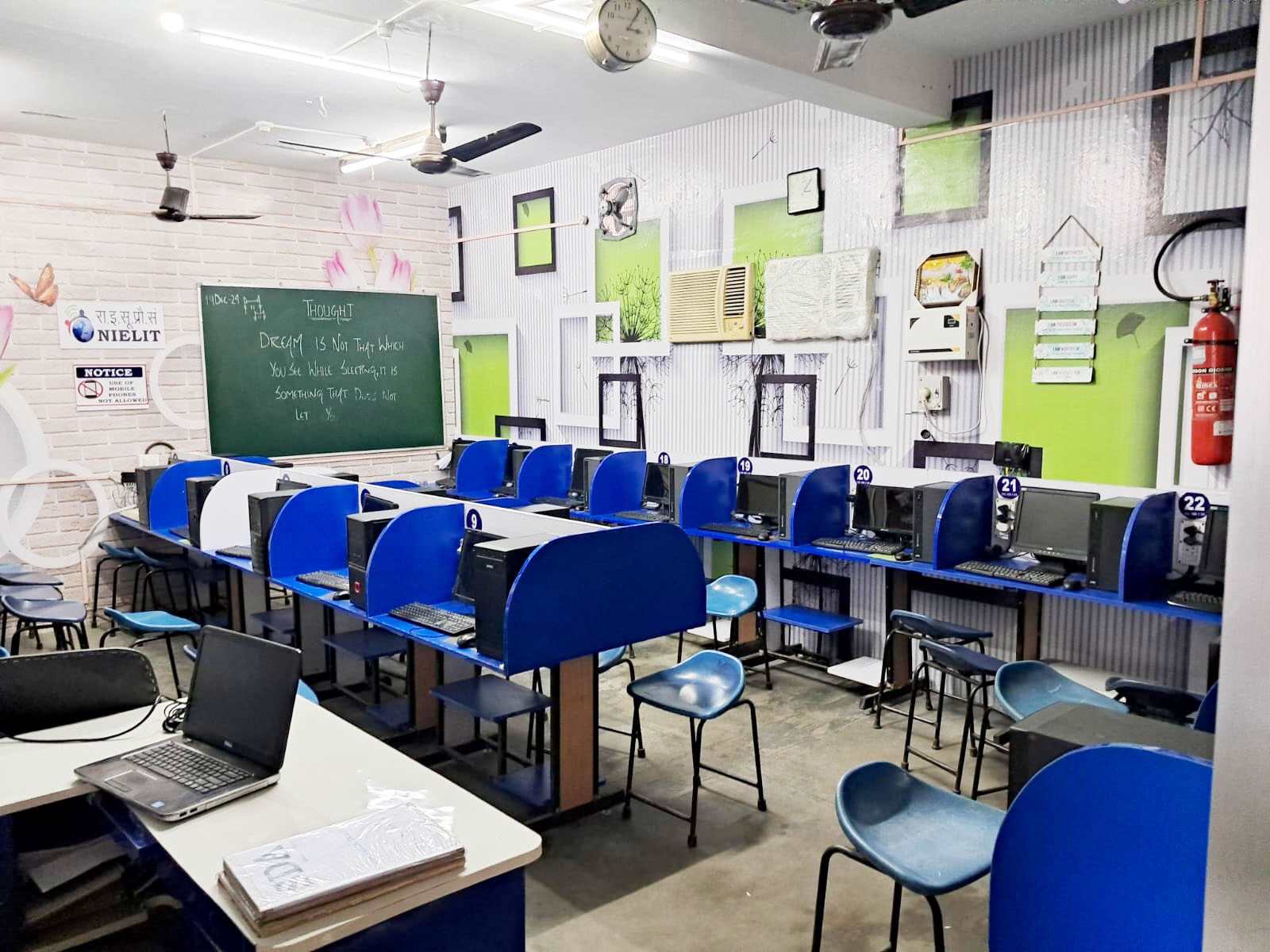 Computer Lab Image 2